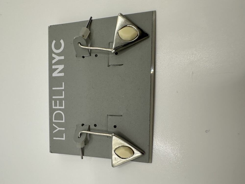 NWT LYDELL NYC Silver Tone Dangle Triangle Earrings W/ Acrylic Cream Stone 1”L